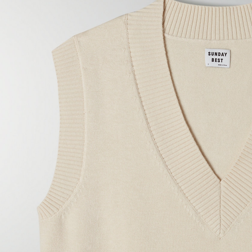 Aritzia Sunday Best Winston Sweater Vest - Picture 2 of 11